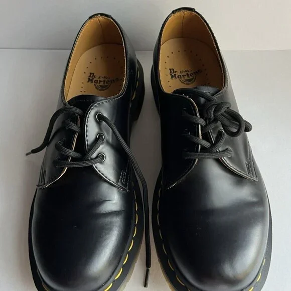 Dr. Martens Docs Womens Sz US 7 Black Smooth Leather Oxfords Shoes - Picture 1 of 16